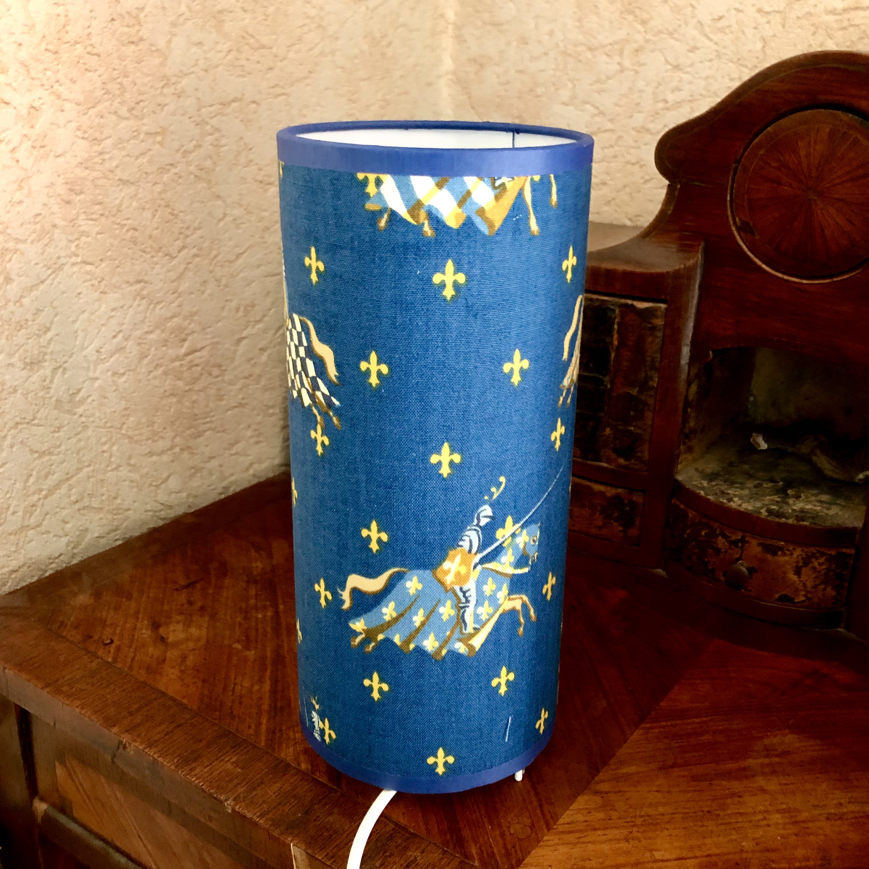 Lampe à poser tissu tournoi vue 2