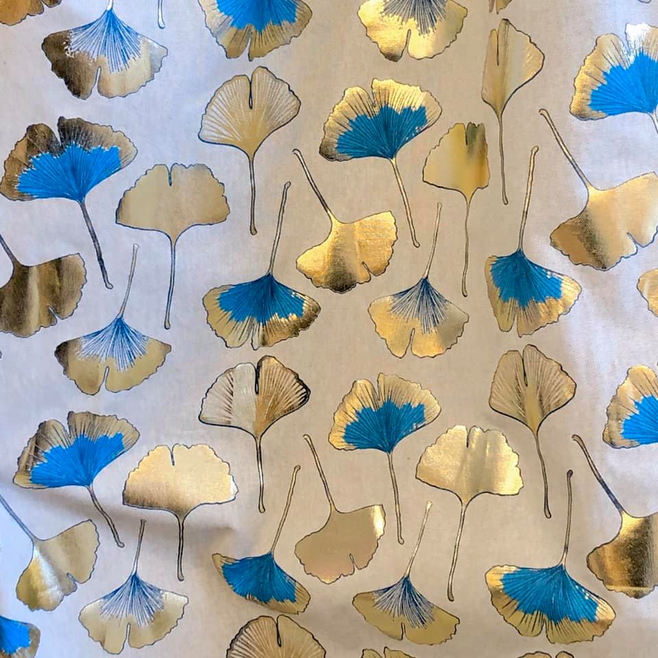 Tissu feuilles de ginkgo bleu et or vue 5