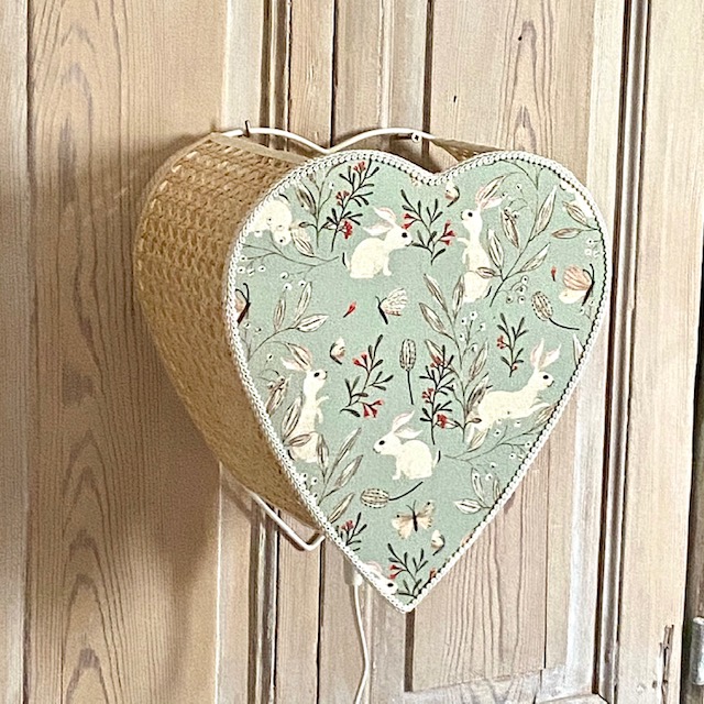 Tissu petits lapins fond gris bleu vue 4