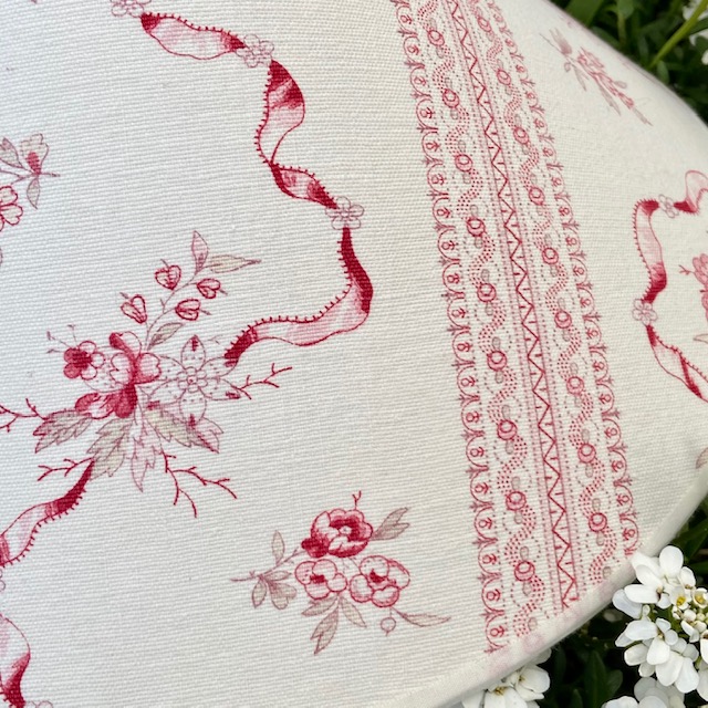 Tissu ancien fleuri, guirlandes vue 3