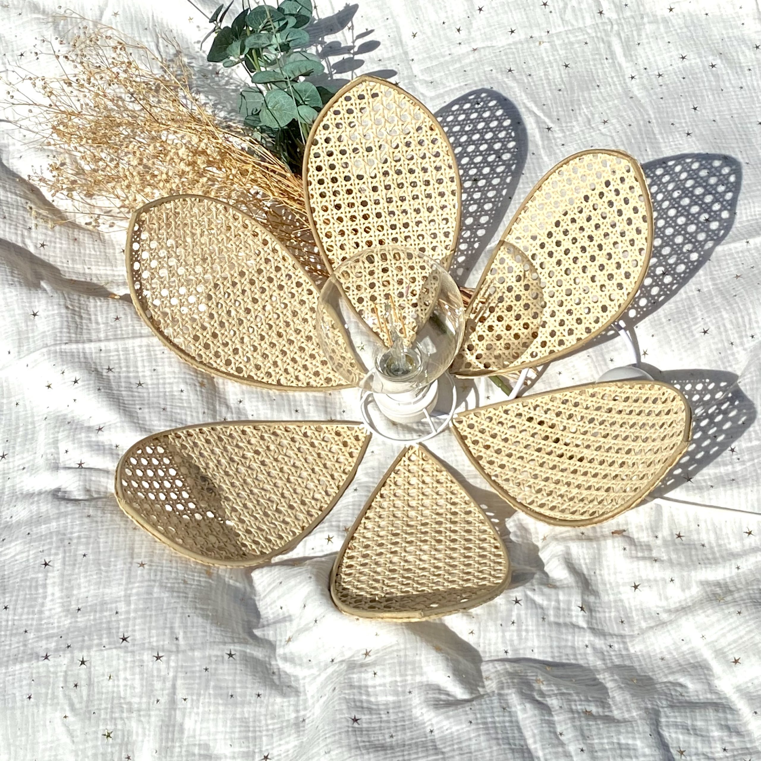 Suspension fleur cannage ou rabane vue 3