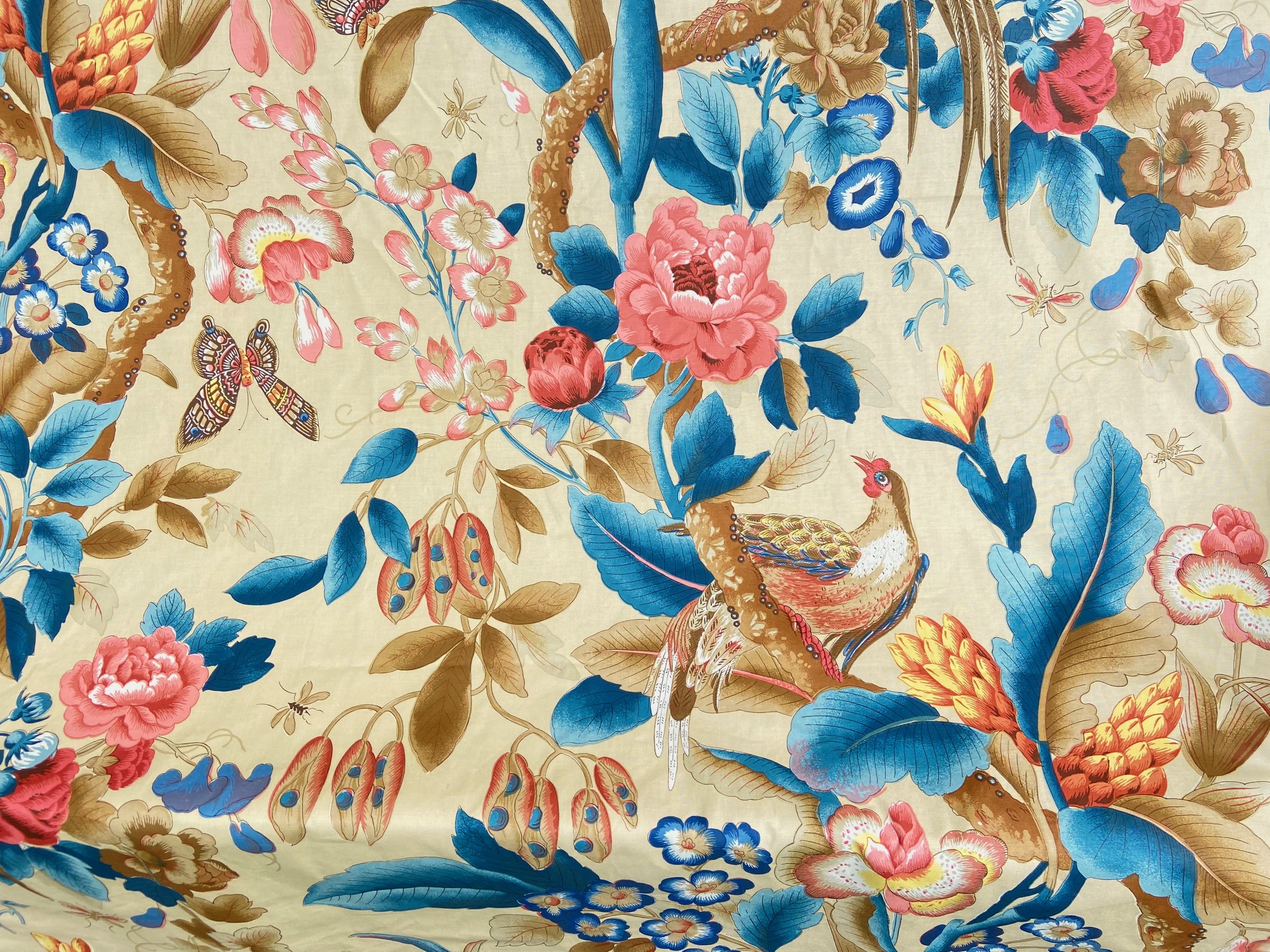 tissu Pheasans bleu et rose Charles Burger vue 2