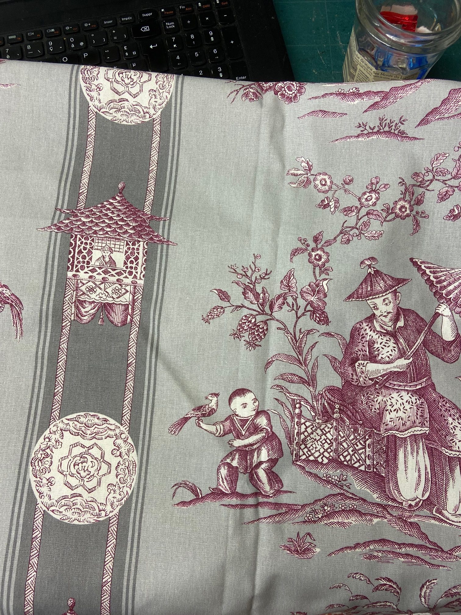 Tissu toile de Jouy chinoiseries fond gris vue 4