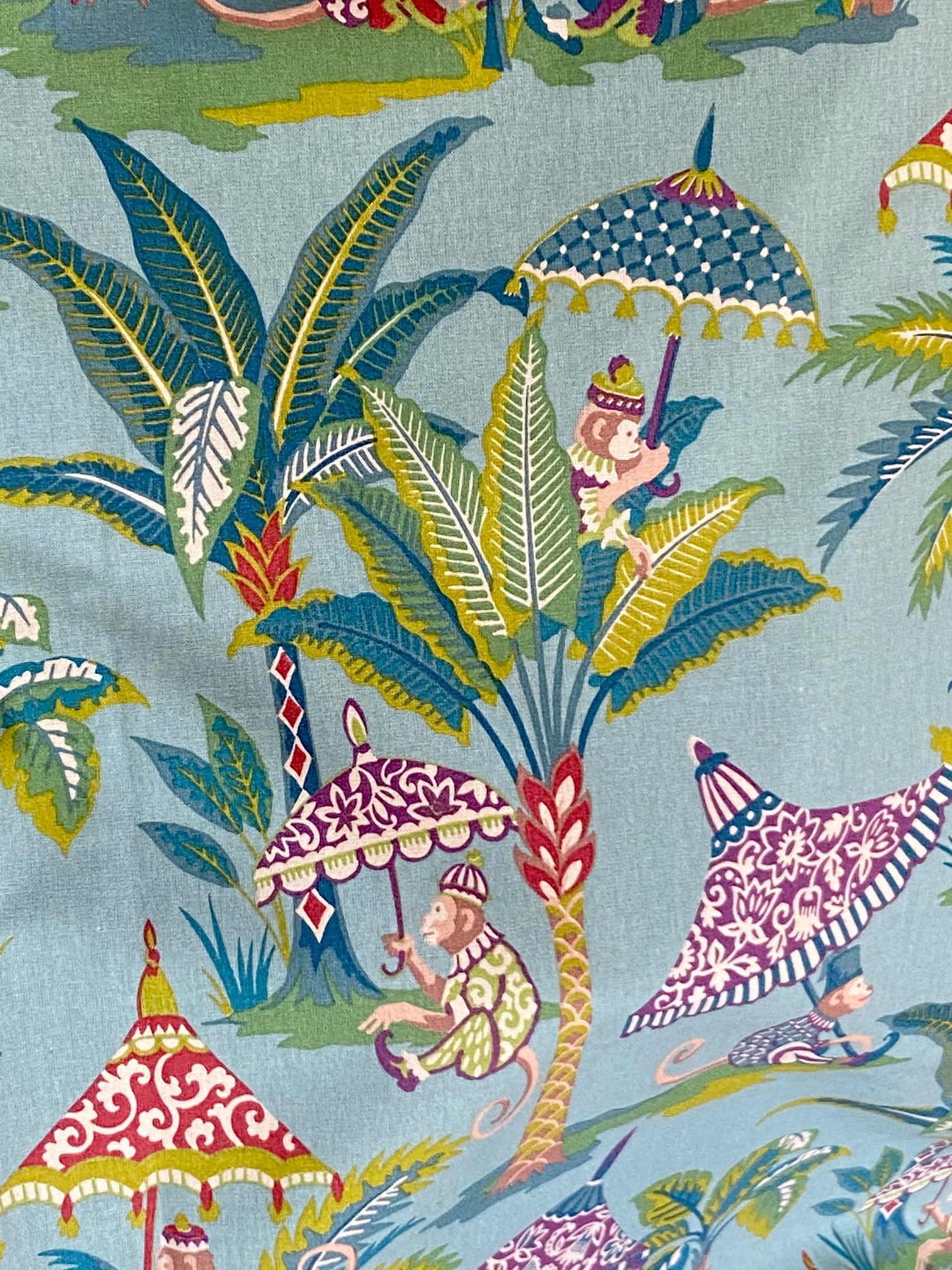 Tissu singes et parasol fond bleu vue 2