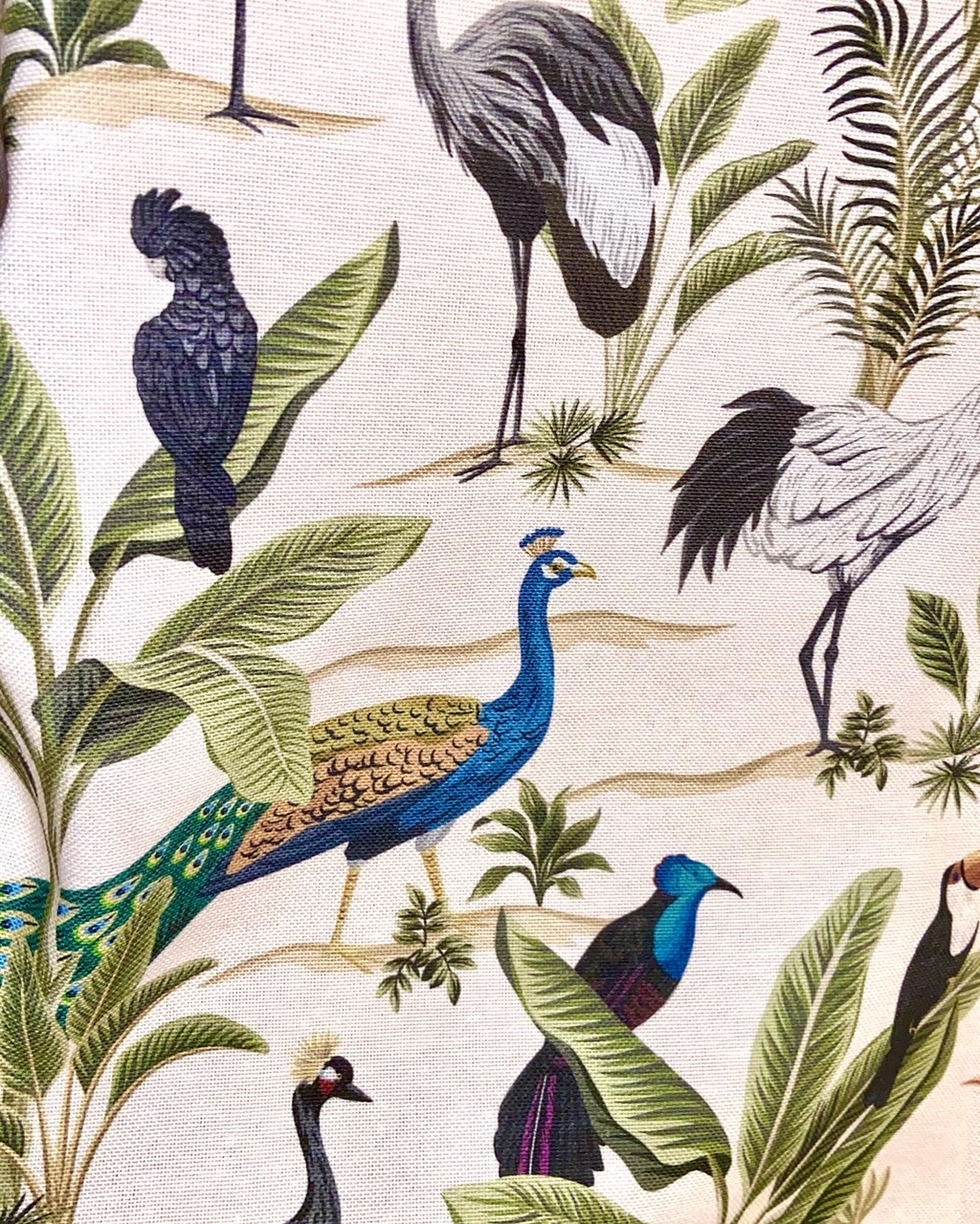 Tissu exotique paons et palmiers vue 2
