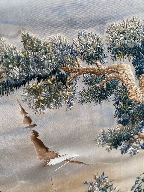 broderie et peinture sur soie vue 3