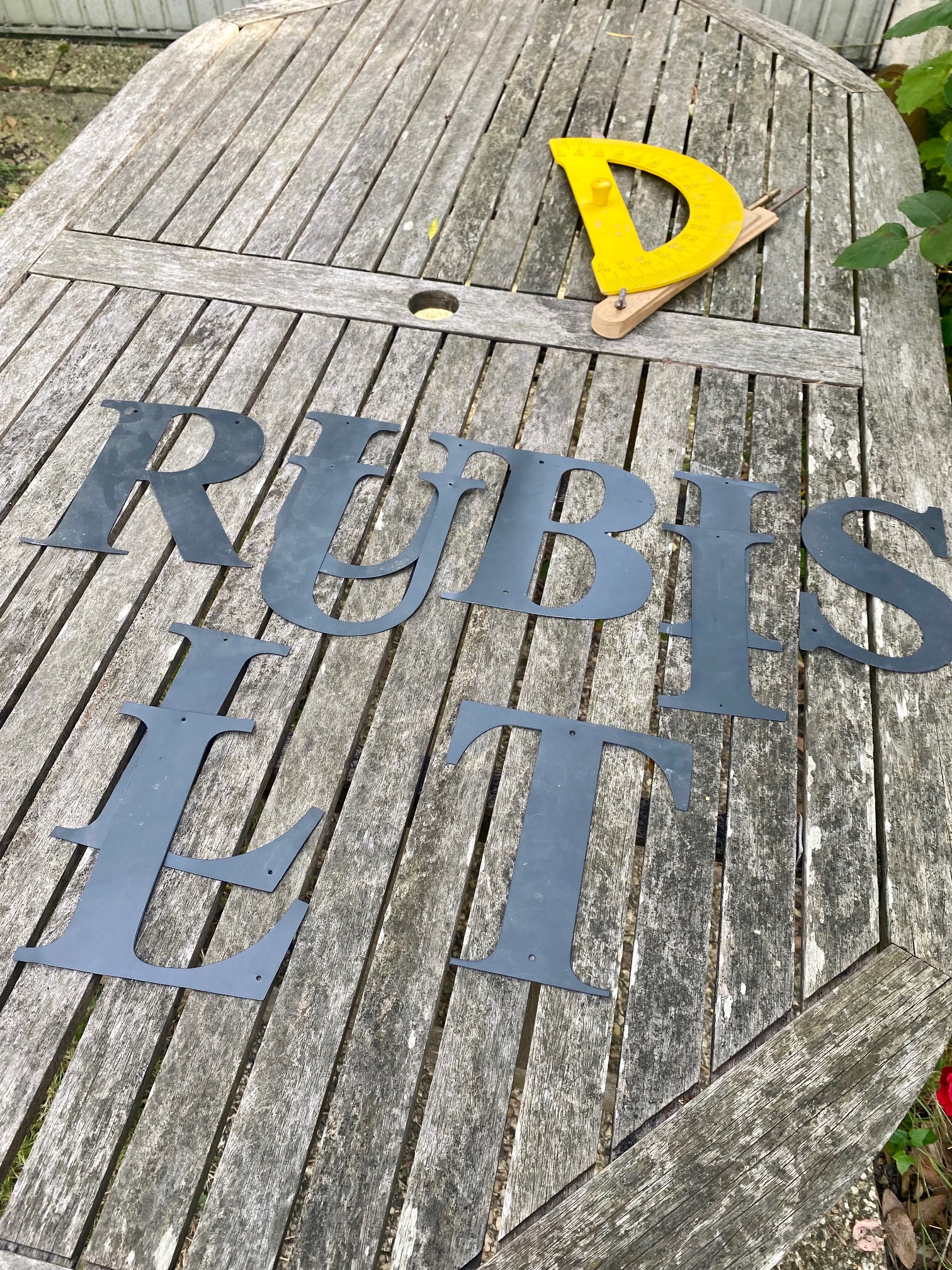 Lot de 10 lettres en métal vue 3