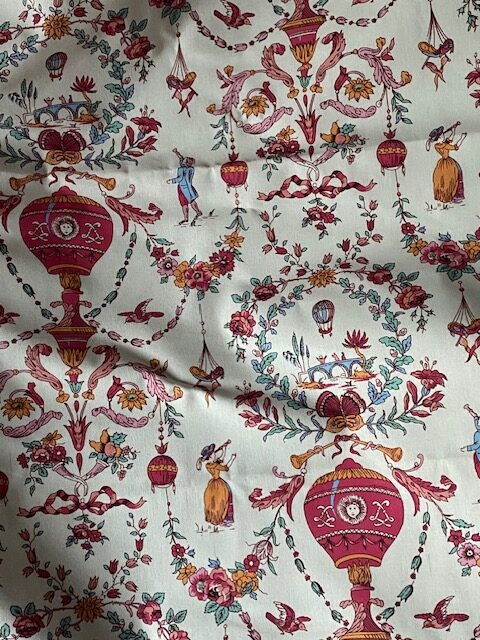 Tissu Toile de Jouy montgolfière version rose vue 2
