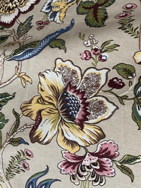 Indienne fleurie fond beige vue 2