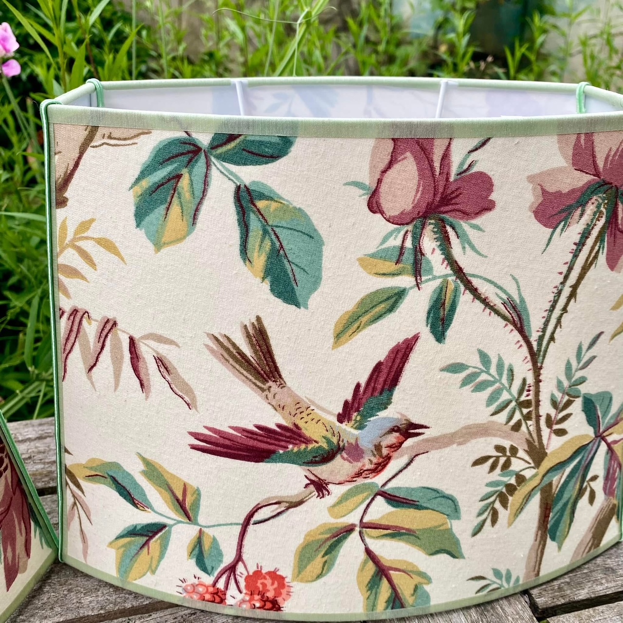 Tissu indienne oiseaux multicolores vert et prune vue 3